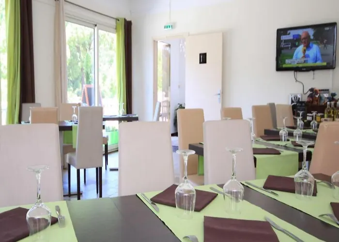 Le Riviera 2* Alata