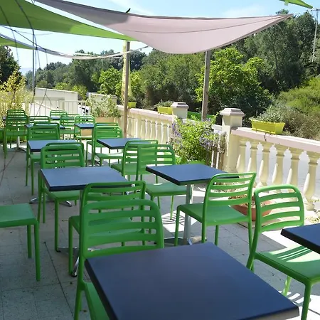Le Riviera 2*